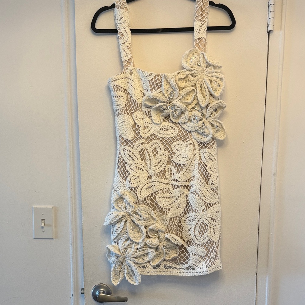 Elegant Cream Lace Dress